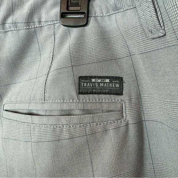Travis Mathew TM men’s gray plaid size 40 golf casual shorts - Picture 3 of 5